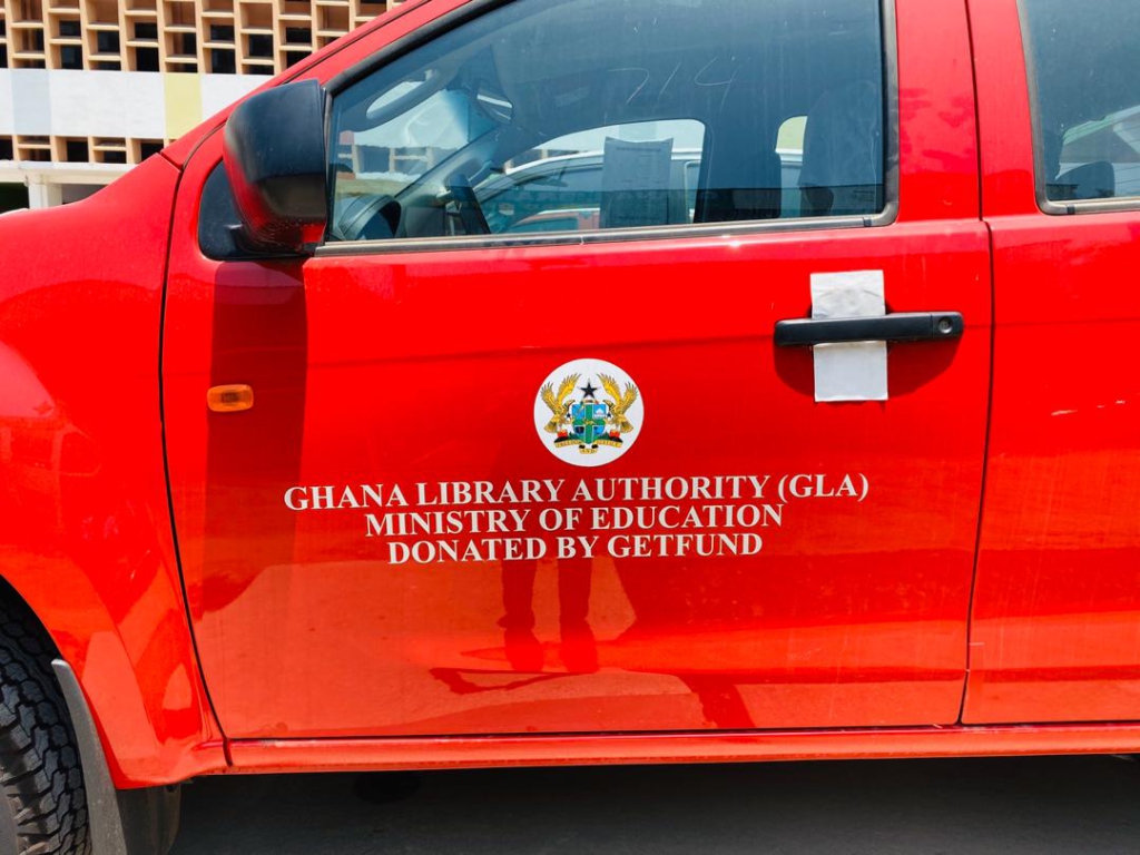 Education Ministry resource Ghana Library Authority with 20 vehicles