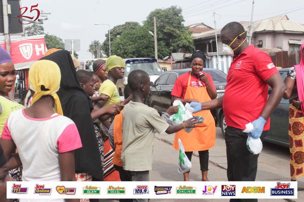 Luv FM feeds the poor and deprived in Kumasi's lockdown areas