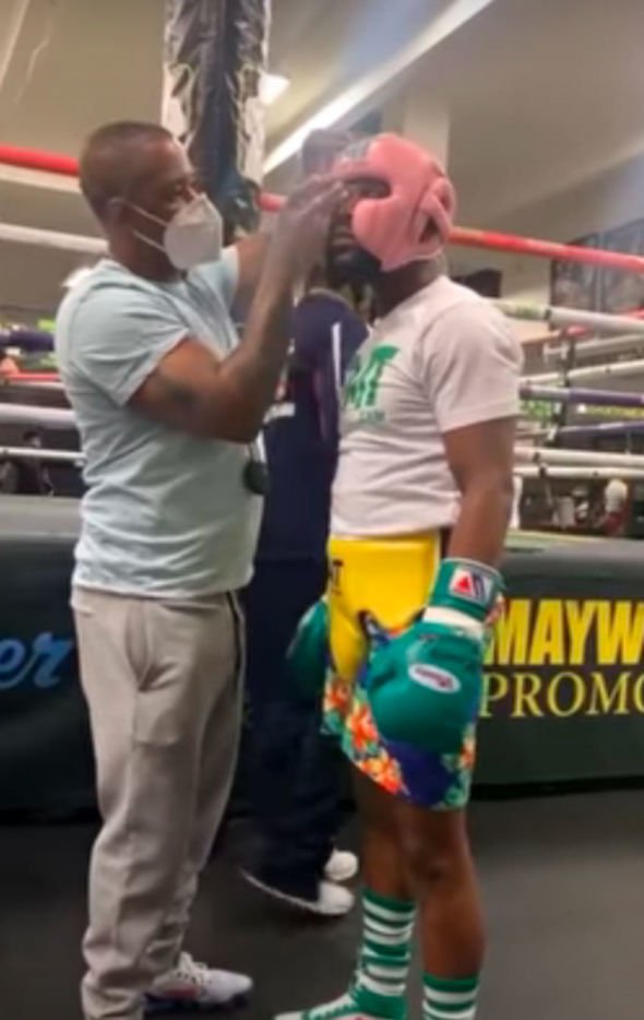 Mayweather taunts McGregor as he trains in gym during coronavirus lockdown