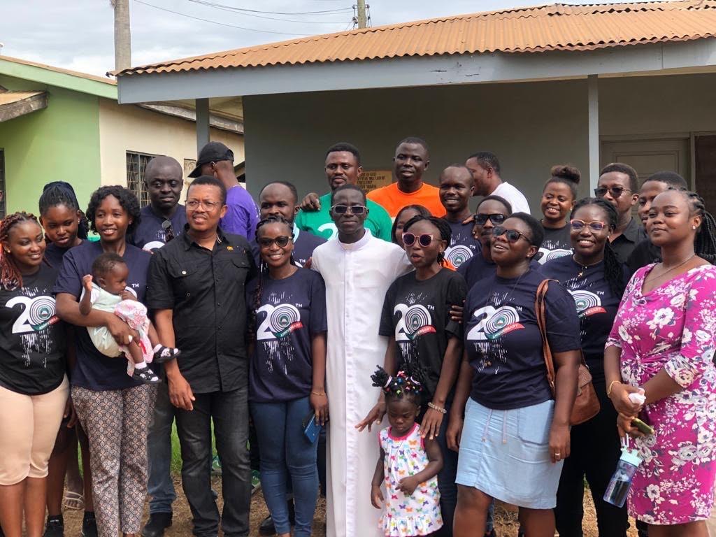 Catholic Philharmonic Choir donates to Kumasi Chesire Home