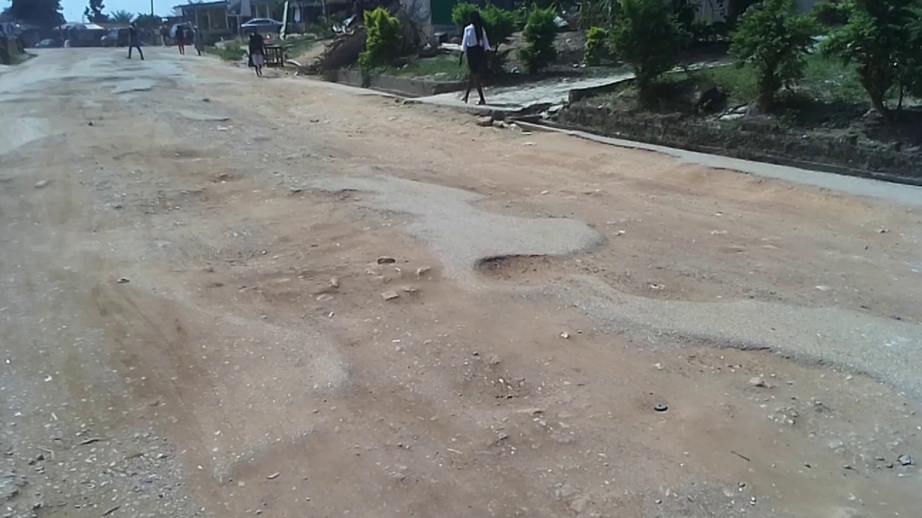 Kwabre motorists, residents lament poor Meduma Abaase and Maase link road