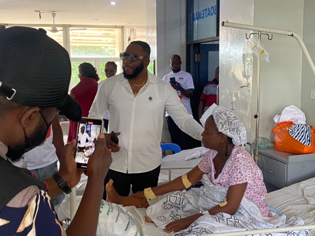 Prophet Eric Boahen donates to Korle Bu Maternity Ward