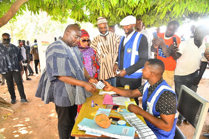 District Asembly Elections: VP Bawumia casts ballot in Walewale