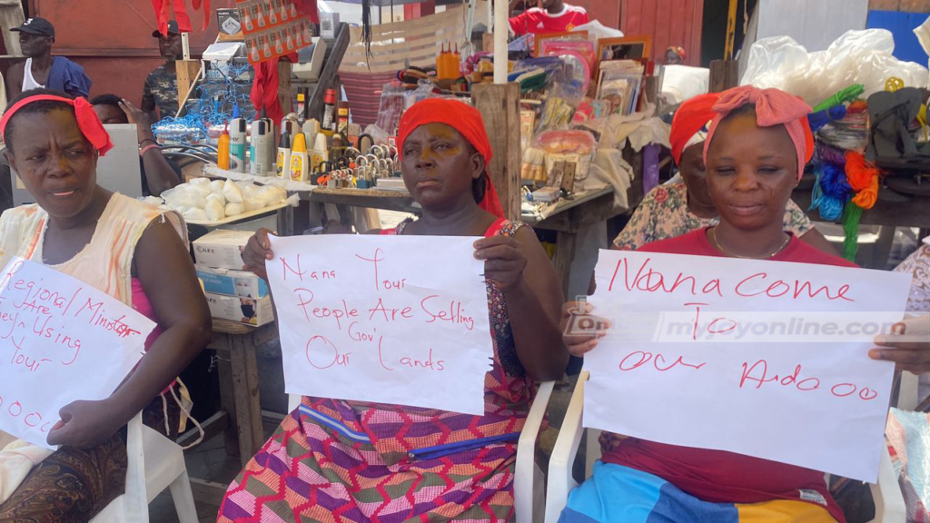 Traders at Opera Square Metro resist eviction attempt by AMA