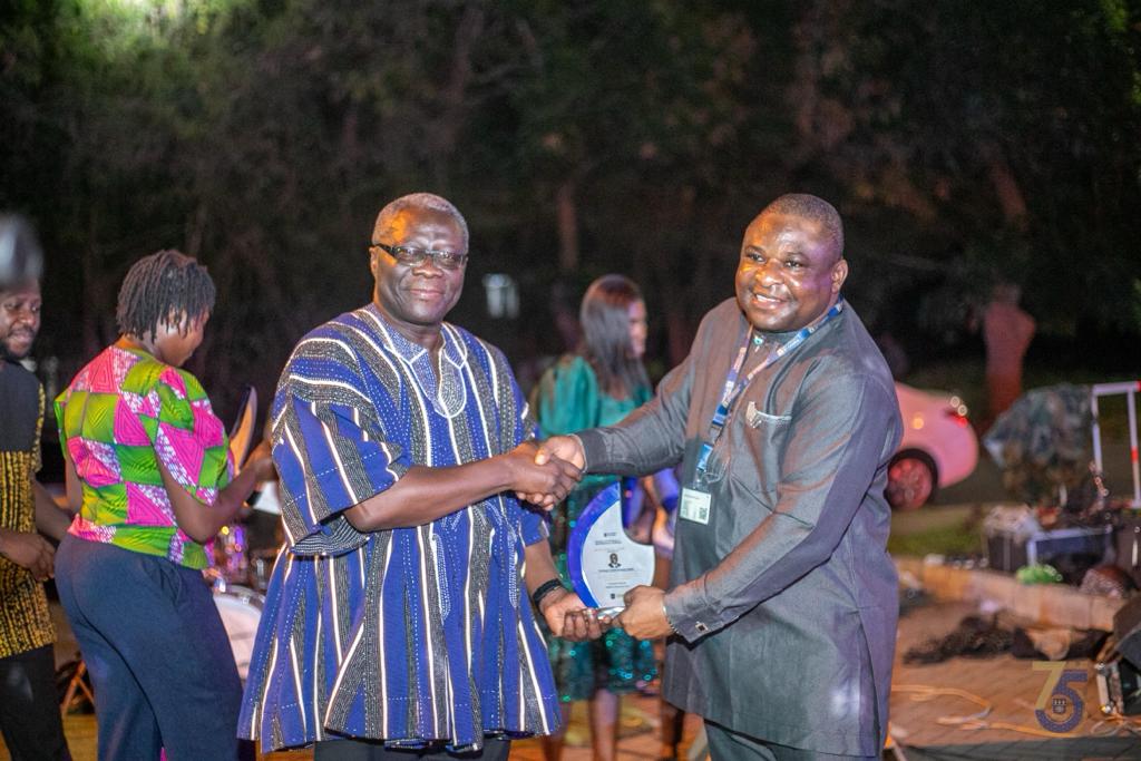UG School of Physical and Mathematical Sciences hosts annual dinner, awards ceremony