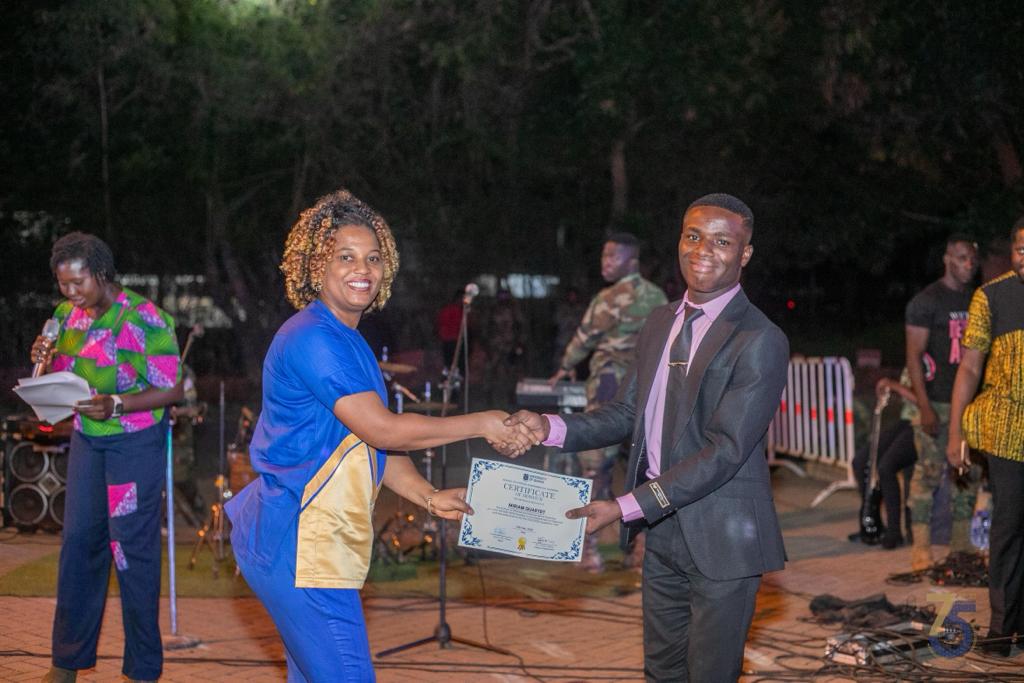 UG School of Physical and Mathematical Sciences hosts annual dinner, awards ceremony