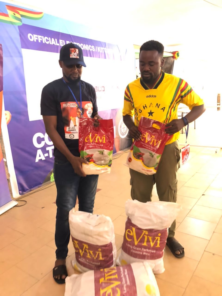 Newage Agric Solutions supports Chef Failatu with bags of locally produced Evivi rice