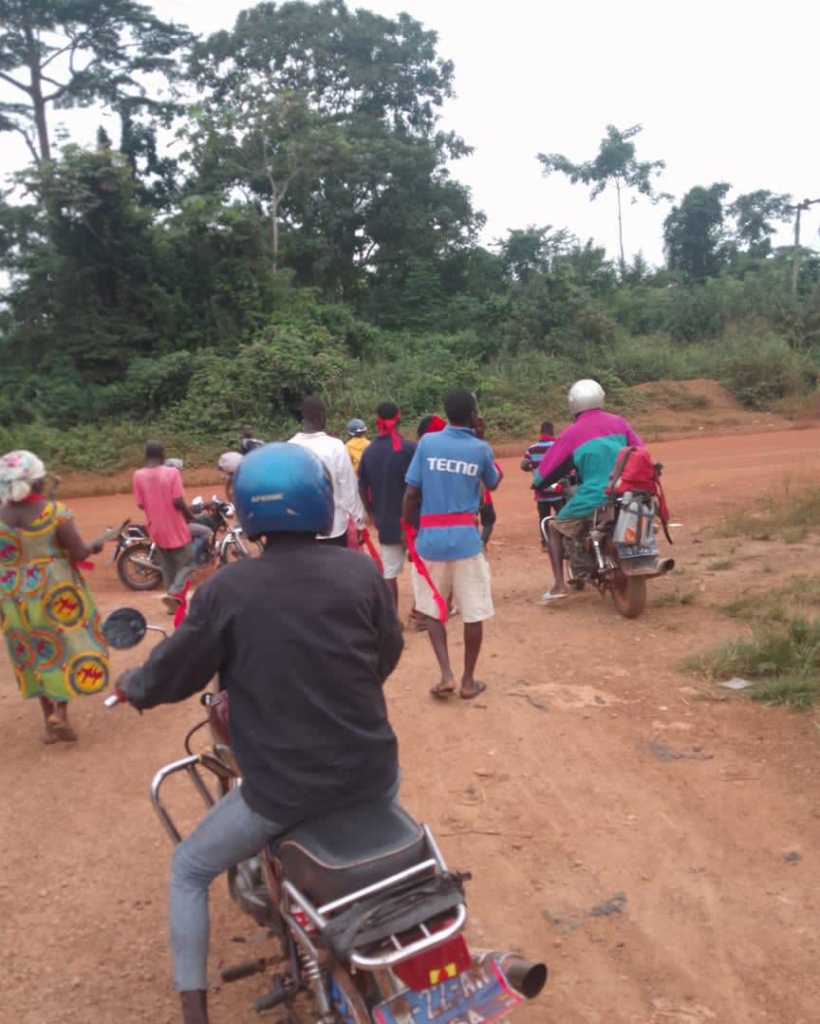 Agenda 111: Farmers demonstrate over unpaid compensation for hospital land at Sehwi Bodi