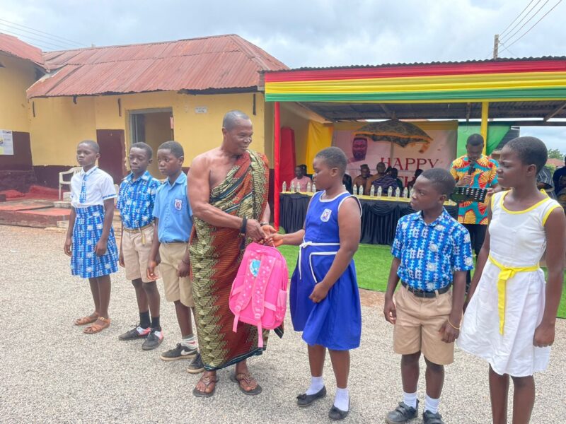 Kwahu Aduamoa Nkosoɔhene supports pupils in his community to mark his birthday