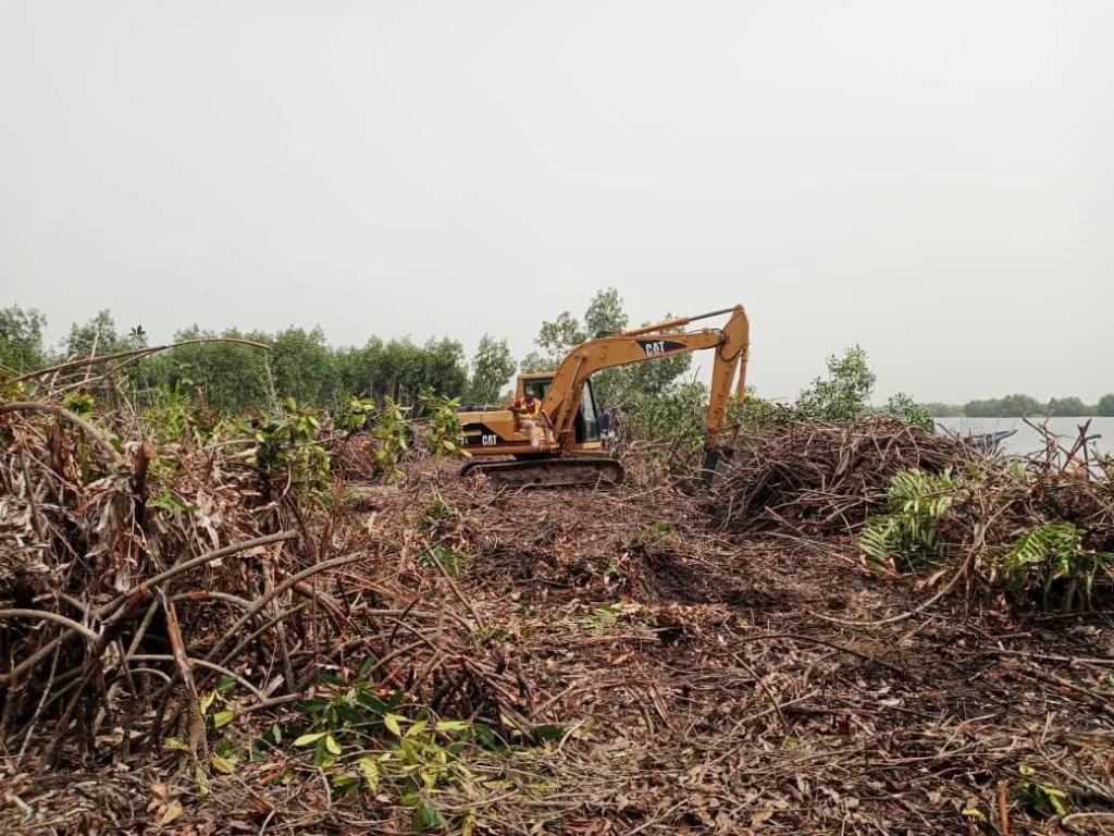Chill River Resort leads cmmunity effort to restore blocked waterway as residents renew calls for better roads and river dredging
