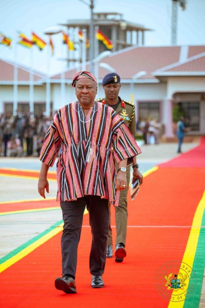 Photos: Mahama welcomes Zimbabwean President Mnangagwa for 3-day state visit Photos: Mahama welcomes Zimbabwean President Mnangagwa for 3-day state visit