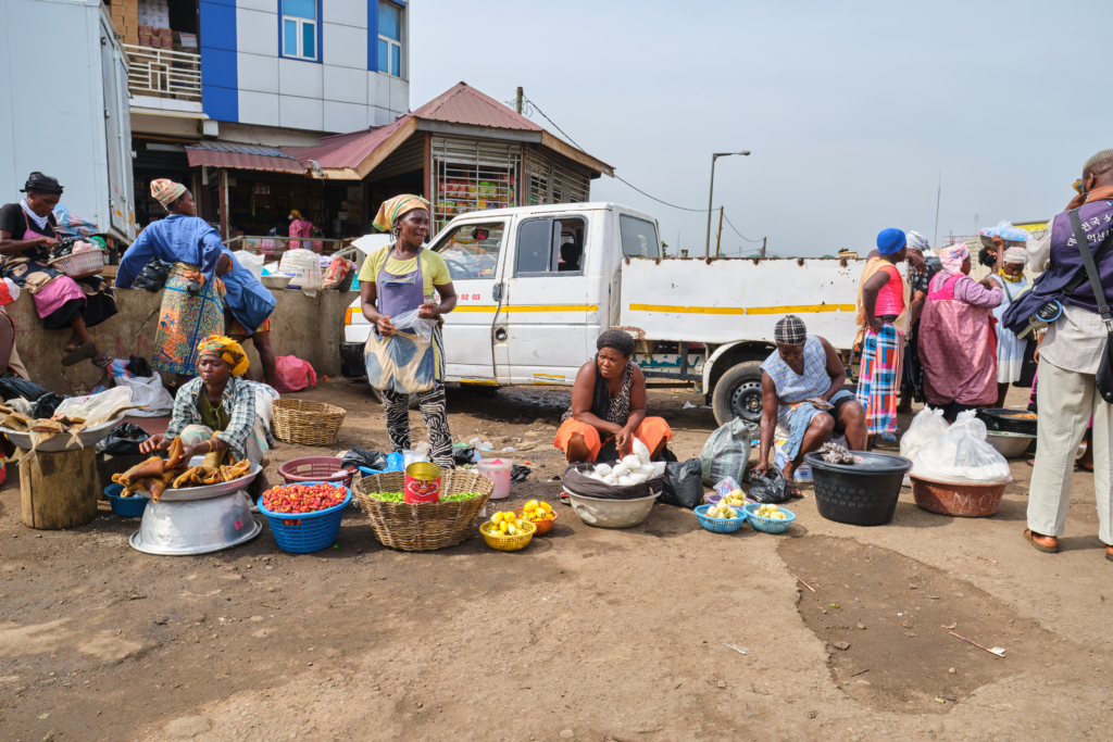 Traders at CMB flout social distancing rules