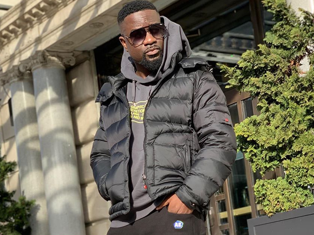 Sarkodie donates to Tema in lockdown