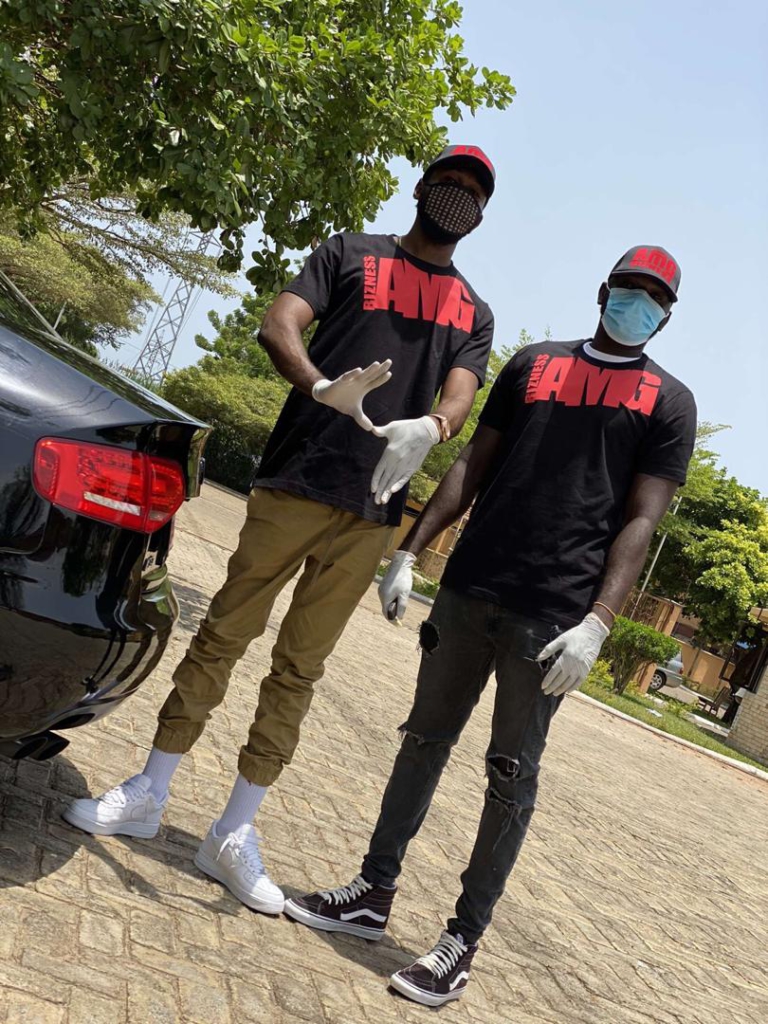Hammer joins Criss Waddle to feed 500 underprivileged people