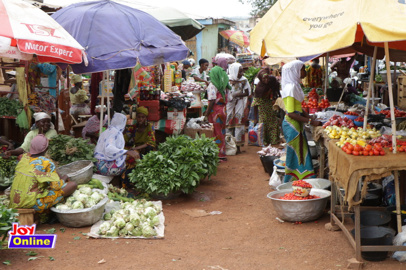 Photos: How social distancing is observed in markets
