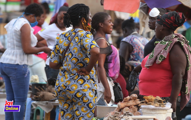 Photos: How social distancing is observed in markets