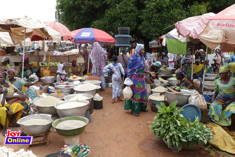 Photos: How social distancing is observed in markets