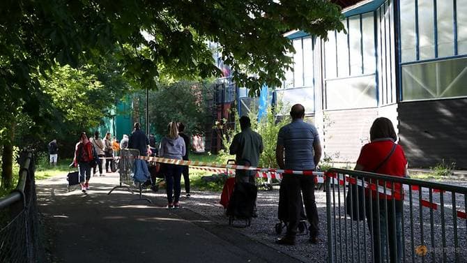 More than 1,000 queue for food in rich Geneva amid coronavirus shutdown