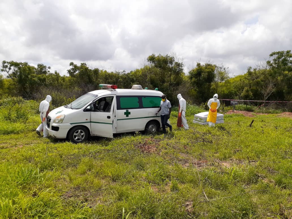 Photos from the burial of 5 Covid-19 victims