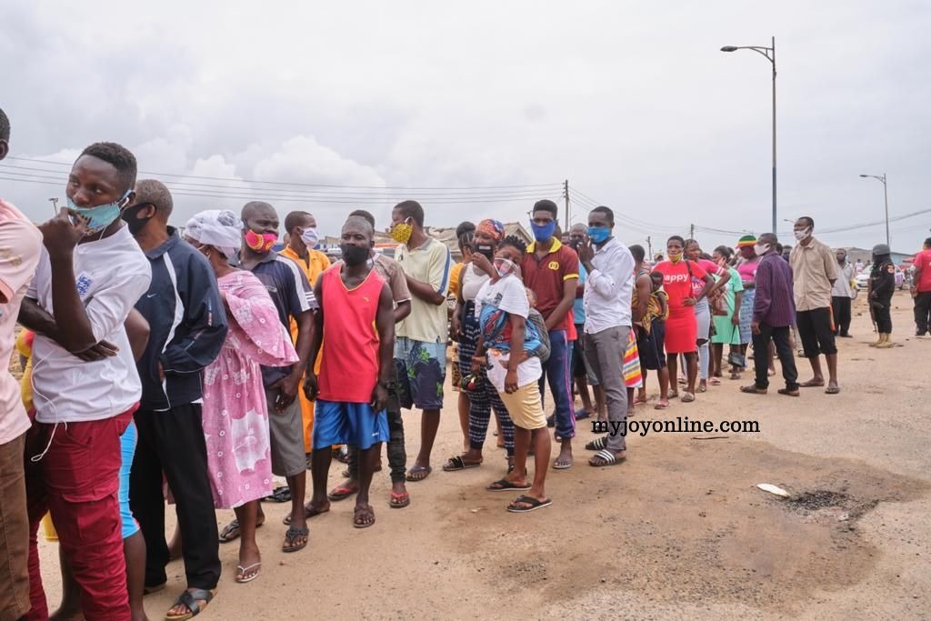 Disregard for social distance, no face mask characterises voters' registration exercise at Odododiodoo