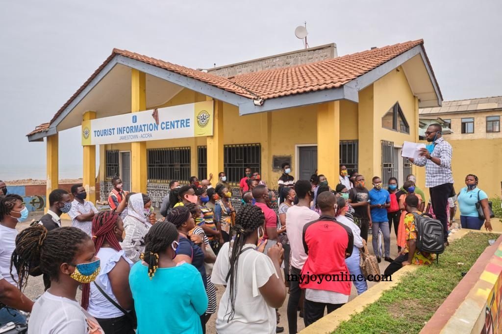 Disregard for social distance, no face mask characterises voters' registration exercise at Odododiodoo