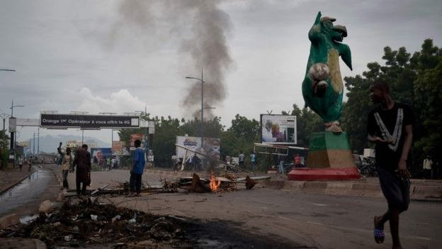 Mali's President Keïta dissolves constitutional court amid unrest