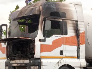 Students of Mampong Akwapem Presbyterian SHS, teachers, others flee as gas tanker catches fire at school’s entrance