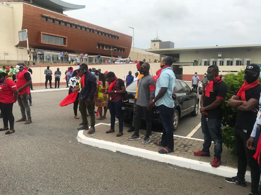 Workers of Ghana Airports Company demonstrate against alleged privatisation plans