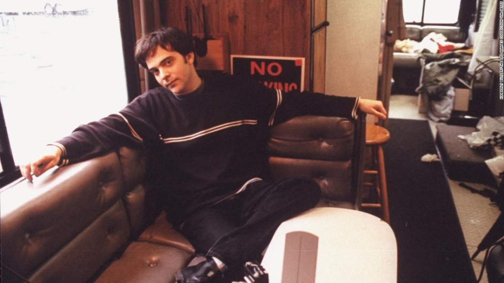 Tributes to the entertainers and artists who died from coronavirus