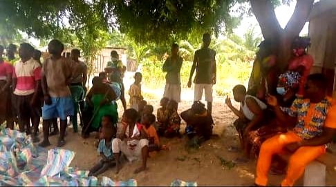 Ketu South NPP parliamentary candidate and brother donate ¢10k, food items to border communities Ketu South NPP parliamentary candidate and brother donate ¢10k, food items to border communities