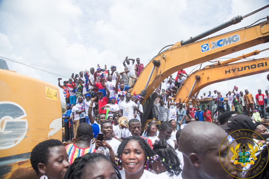 Akufo-Addo cuts sod for $116m Enchi-Elubo road, inspects Dadieso road project