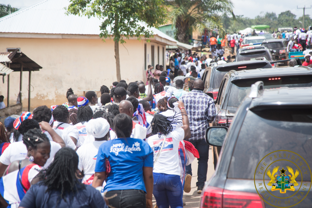 Akufo-Addo cuts sod for $116m Enchi-Elubo road, inspects Dadieso road project