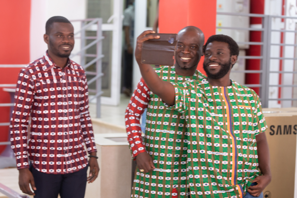 Photos: Multimedia unveils 25th anniversary cloth