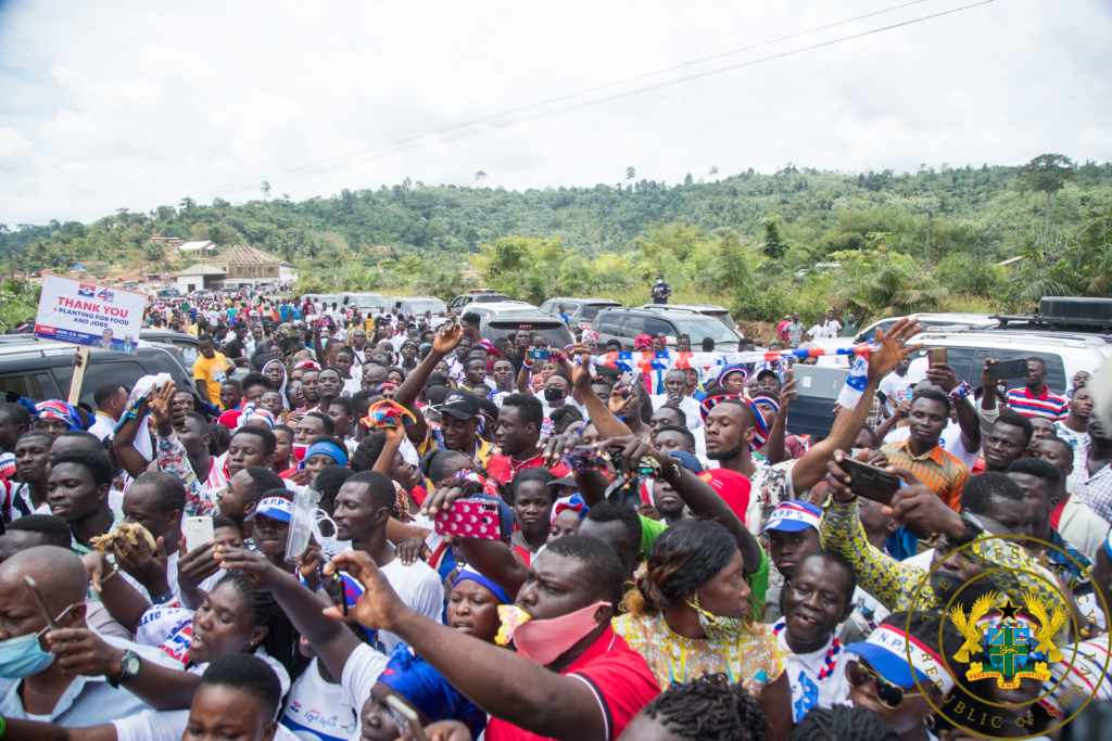 Akufo-Addo cuts sod for $116m Enchi-Elubo road, inspects Dadieso road project