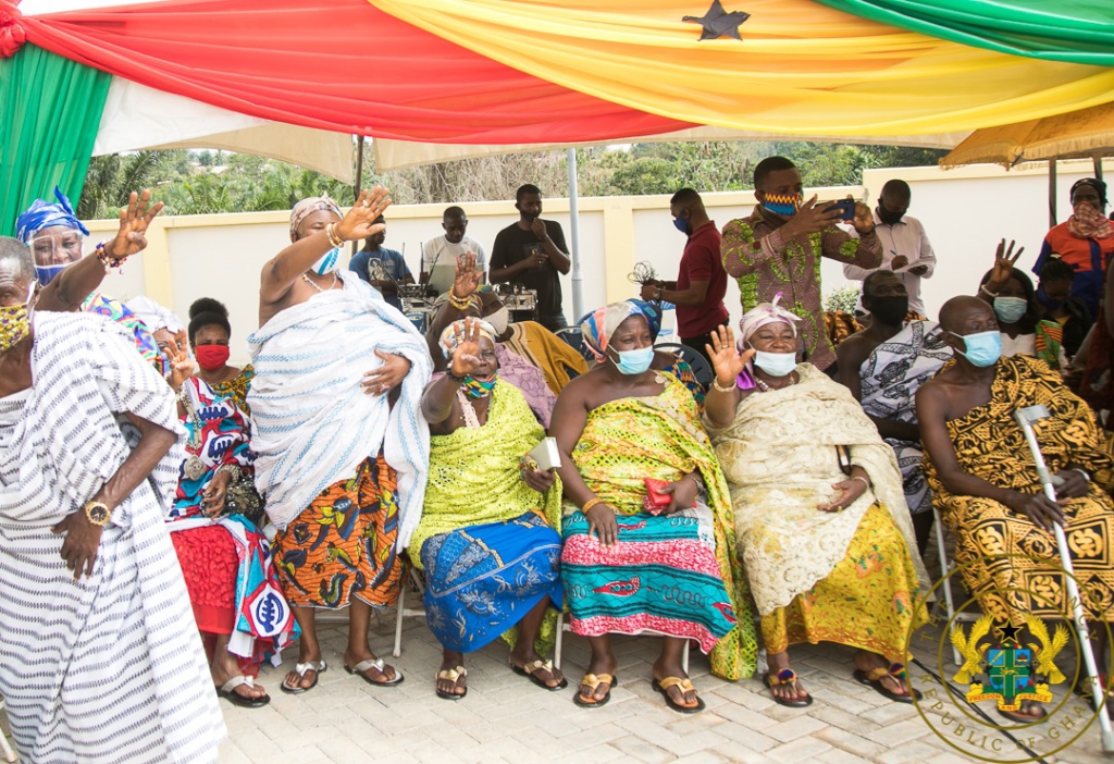 Akufo-Addo commissions Bechem Business Resource Centre