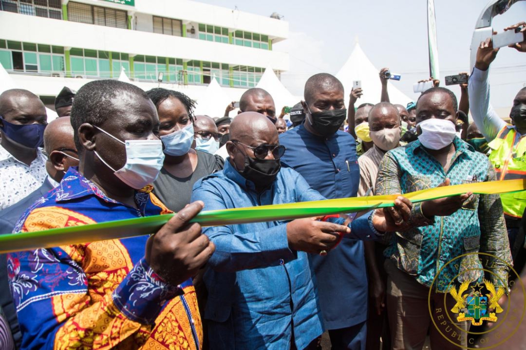 Akufo-Addo presents 100 buses to STC Coaches Limited