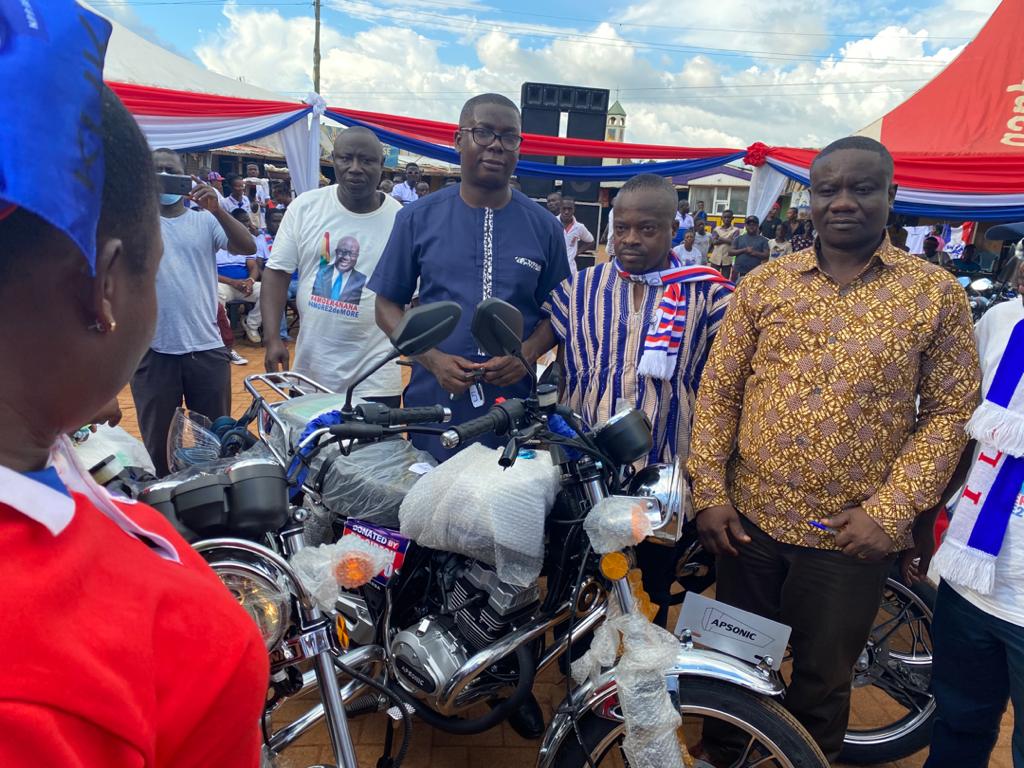 Dr. Gideon Boako donates Toyota pickup, 10 motorbikes to Tano North Constituency