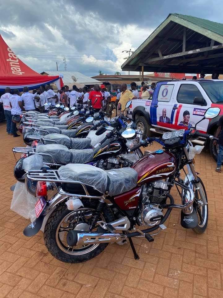 Dr. Gideon Boako donates Toyota pickup, 10 motorbikes to Tano North Constituency