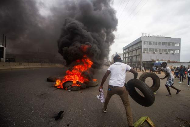 A hundred arrested at Angolan protests