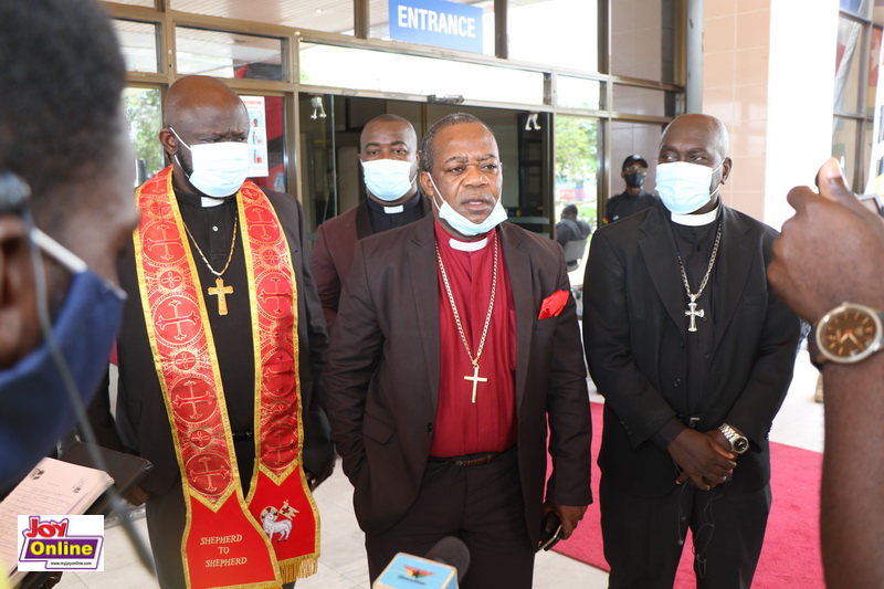 Photos: Diplomats, clergy sign Rawlings' book of condolence