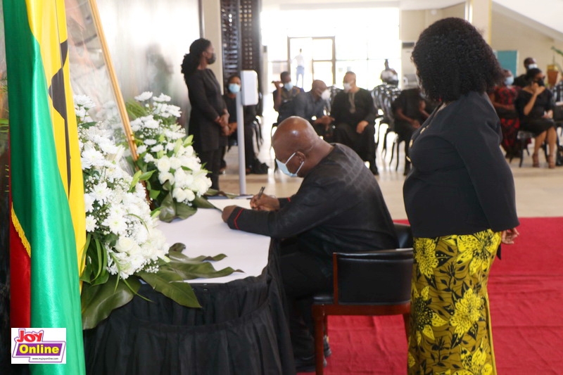 Photos: Diplomats, clergy sign Rawlings' book of condolence