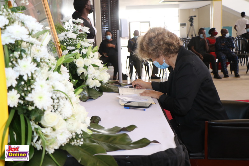 Photos: Diplomats, clergy sign Rawlings' book of condolence