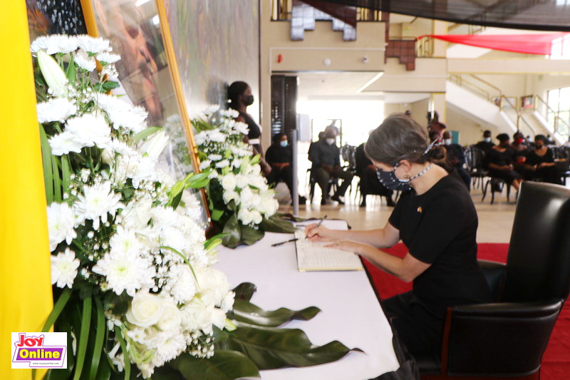 Photos: Diplomats, clergy sign Rawlings' book of condolence