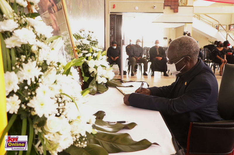 Photos: Diplomats, clergy sign Rawlings' book of condolence