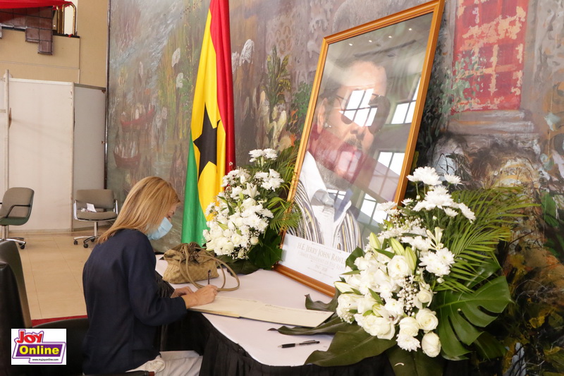 Photos: Diplomats, clergy sign Rawlings' book of condolence