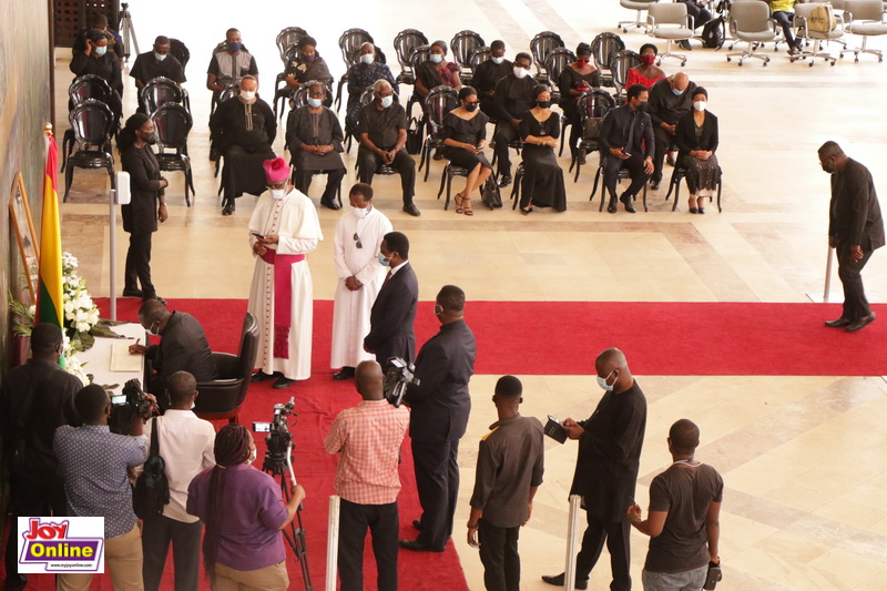 Photos: Diplomats, clergy sign Rawlings' book of condolence