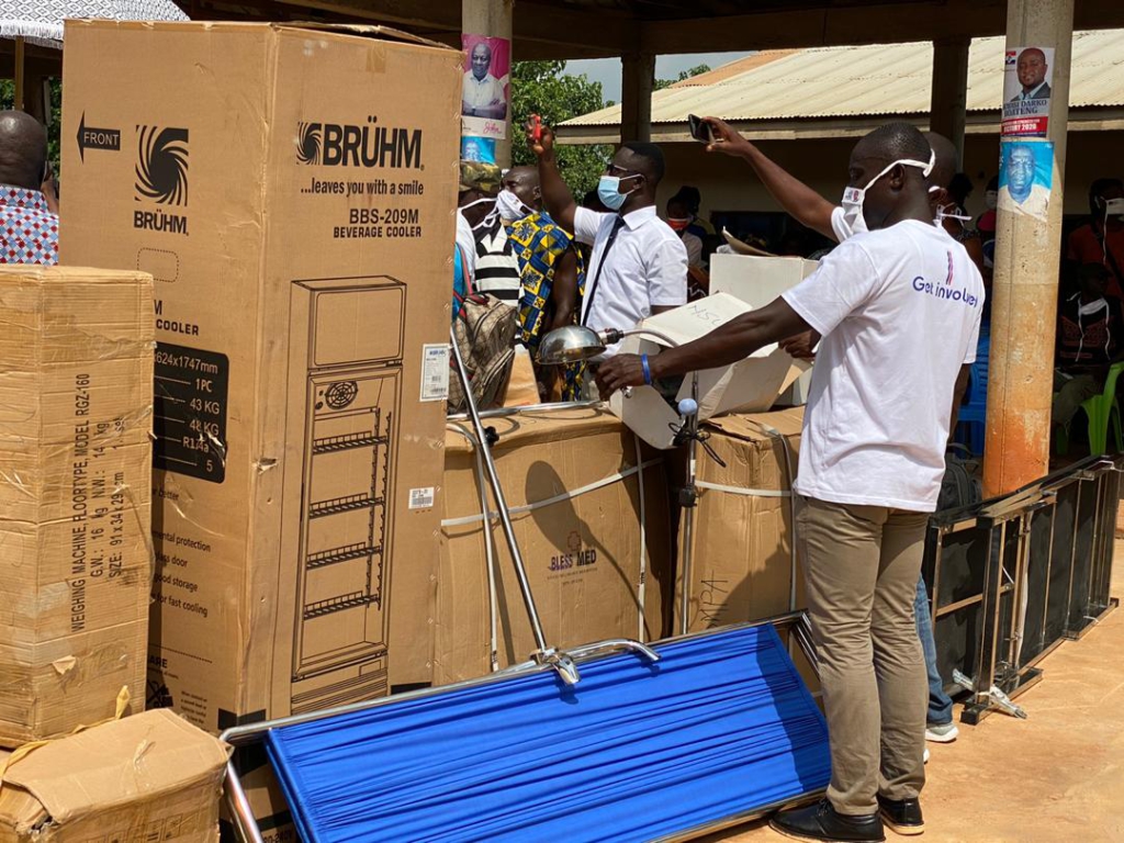 Dr Nsiah-Asare commissions Dompa CHPS compound, presents medical equipment to Bosome Freho District health facilities