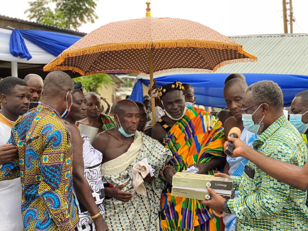 Dr Nsiah-Asare commissions Dompa CHPS compound, presents medical equipment to Bosome Freho District health facilities