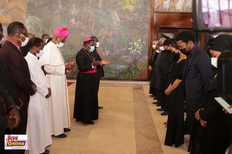 Photos: Diplomats, clergy sign Rawlings' book of condolence