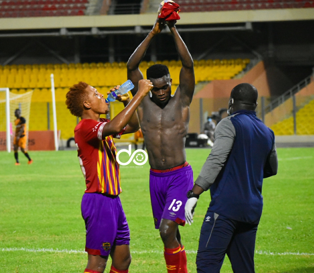 In pictures: Hearts 2-2 AshGold